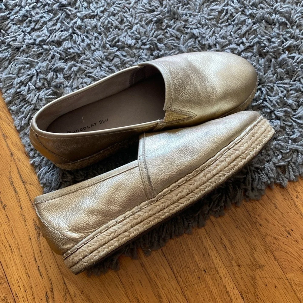 Chocolat Blu Shoes Womens Espadrille Slip On Flats Gold Faux Leather Casual 37